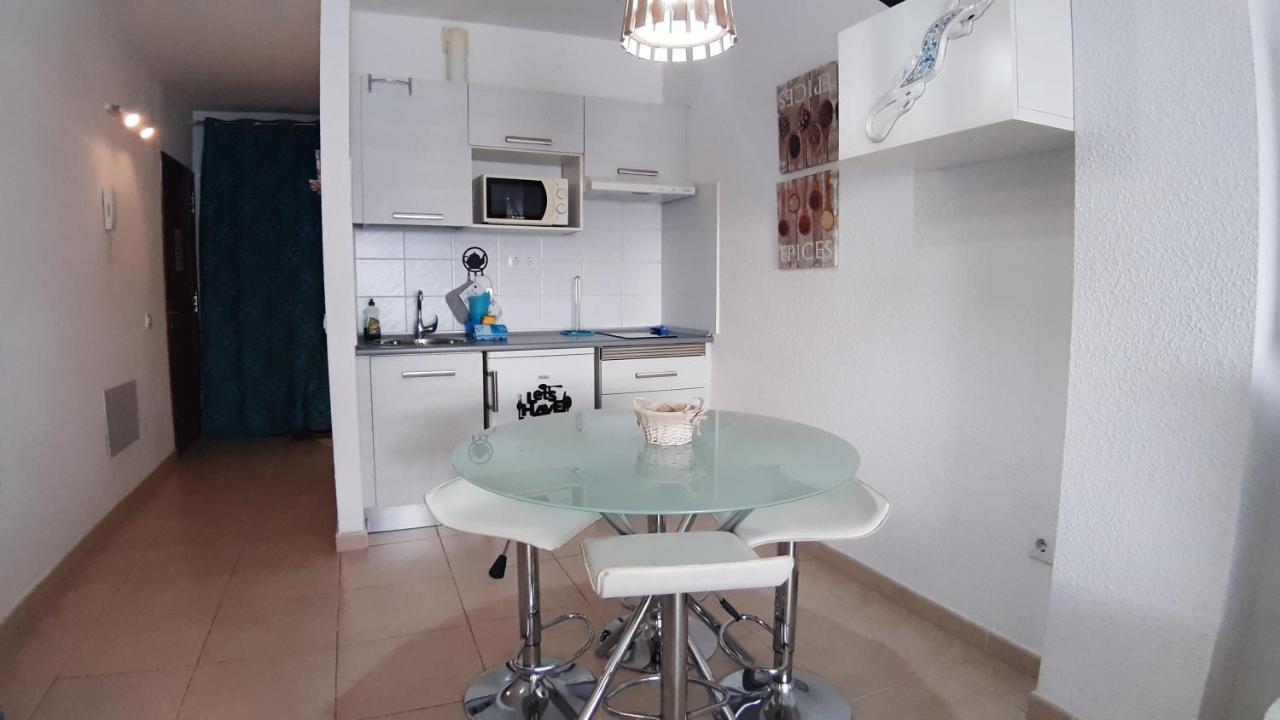 Blue Sky Studio Apartment คอร์ราเลโฮ ภายนอก รูปภาพ